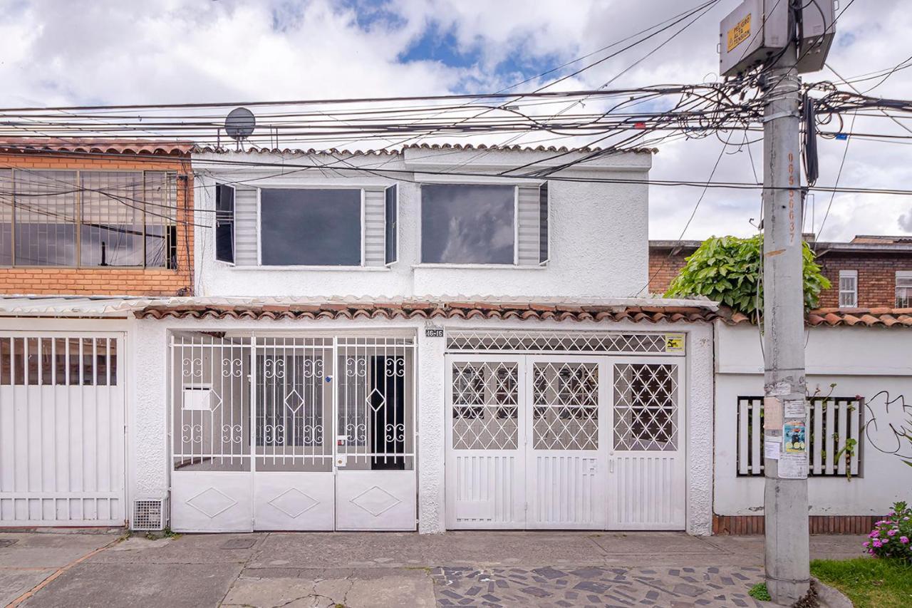 Ayenda Hostal El Tocororo Богота Екстер'єр фото